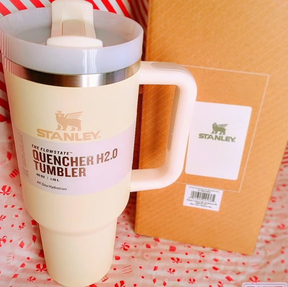 Authentic Stanley Quencher H2.0 Tumbler - Cream 40oz Brand New In Box - Picture 1 of 1
